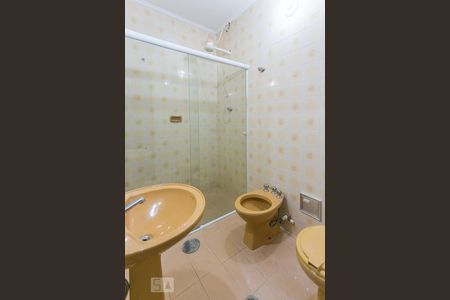 Banheiro de kitnet/studio para alugar com 1 quarto, 15m² em Vila Gomes, São Paulo