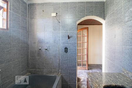 Banheiro do Quarto 1 - Suíte de casa à venda com 3 quartos, 151m² em Vila Alvinopolis, São Bernardo do Campo