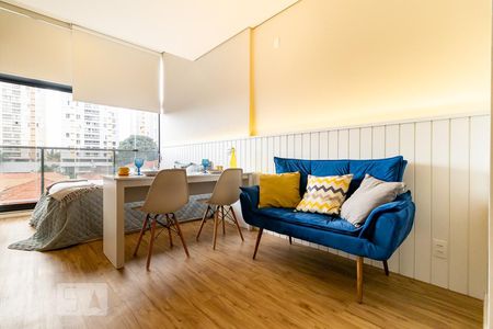 Sala e suíte de apartamento para alugar com 1 quarto, 32m² em Pinheiros, São Paulo