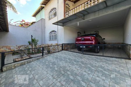 Garagem de casa à venda com 3 quartos, 280m² em Bandeirantes (pampulha), Belo Horizonte