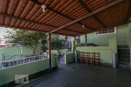 Entrada de casa à venda com 4 quartos, 220m² em Nova Floresta, Belo Horizonte