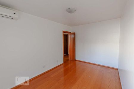 Quarto 1 de apartamento para alugar com 2 quartos, 65m² em Rio Branco, Porto Alegre