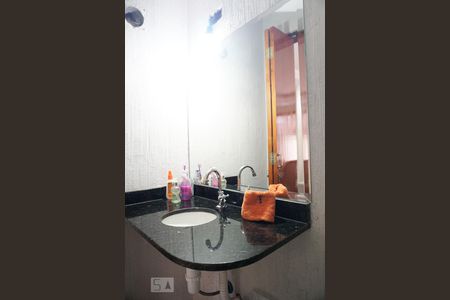 Lavabo de casa de condomínio à venda com 1 quarto, 1m² em Vila Carmosina, São Paulo