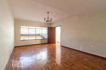 Casa à venda com 200m², 3 quartos e 2 vagasSala