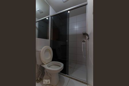 Banheiro de apartamento para alugar com 2 quartos, 56m² em Parque Oeste Industrial, Goiânia