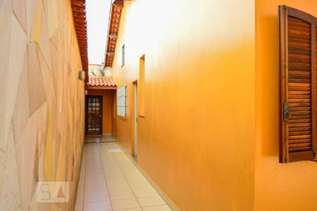 Corredor Externo de casa à venda com 4 quartos, 220m² em Itaquera, São Paulo