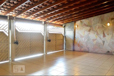 Garagem de casa à venda com 4 quartos, 220m² em Itaquera, São Paulo