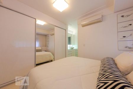 Suíte 1 de apartamento para alugar com 2 quartos, 124m² em Mont Serrat, Porto Alegre