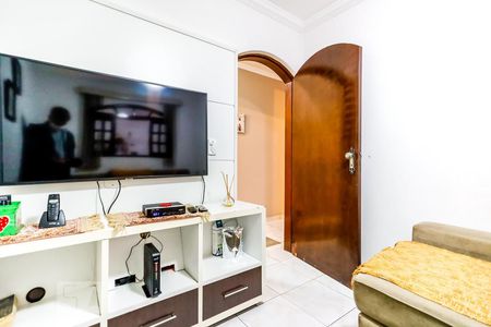 Sala de TV de casa à venda com 4 quartos, 106m² em Vila Leonor, São Paulo