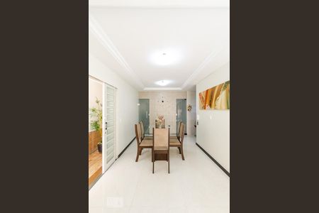 Sala de casa à venda com 3 quartos, 186m² em Alto Caiçaras, Belo Horizonte