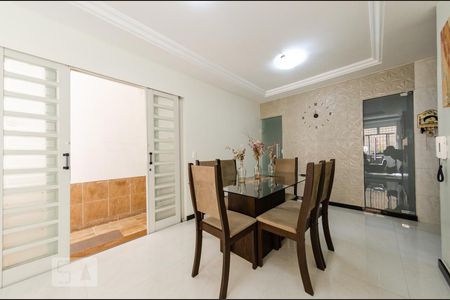 Sala de casa à venda com 3 quartos, 186m² em Alto Caiçaras, Belo Horizonte