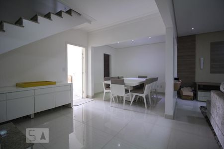 Casa à venda com 5 quartos, 280m² em Vila Monumento, São Paulo