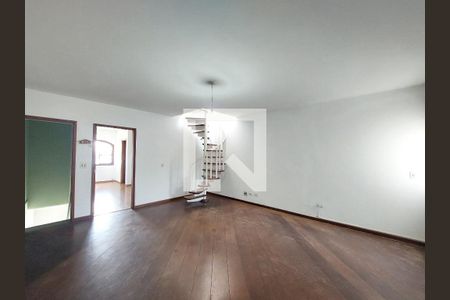 Sala de casa à venda com 4 quartos, 240m² em Vila Inglesa, São Paulo