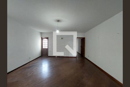 Sala de casa para alugar com 4 quartos, 160m² em Vila Inglesa, São Paulo