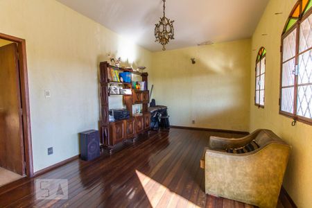 Sala 2 de casa à venda com 4 quartos, 400m² em Sagrada Família, Belo Horizonte