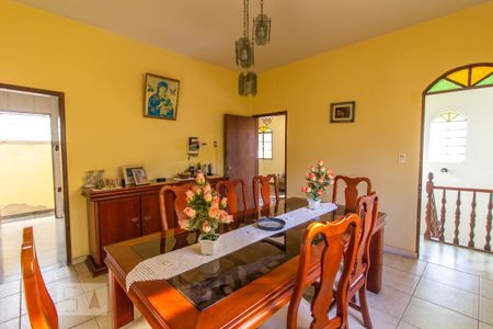 Sala 1 de casa à venda com 4 quartos, 400m² em Sagrada Família, Belo Horizonte