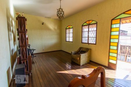 Sala 2 de casa à venda com 4 quartos, 400m² em Sagrada Família, Belo Horizonte