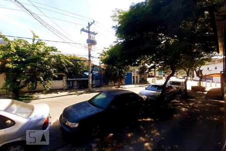 Vista de casa para alugar com 2 quartos, 95m² em Encantado, Rio de Janeiro