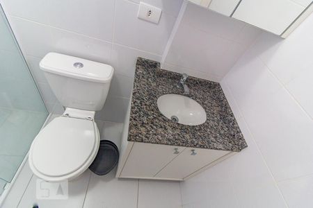 Banheiro de apartamento para alugar com 1 quarto, 74m² em Cidade Industrial, Curitiba
