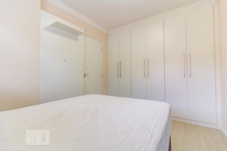 Quarto de apartamento para alugar com 1 quarto, 74m² em Cidade Industrial, Curitiba