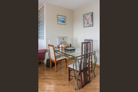 Sala de Estar de apartamento à venda com 2 quartos, 90m² em Vila Lageado, São Paulo