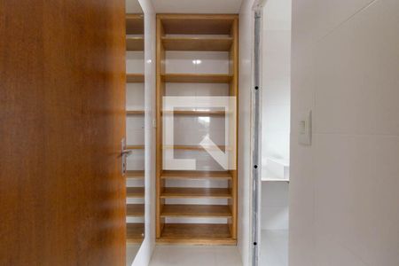 Closet da suíte 1 de casa para alugar com 3 quartos, 75m² em Cajuru, Curitiba