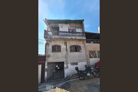 Fachada de casa à venda com 1 quarto, 45m² em Vila Carmosina, São Paulo