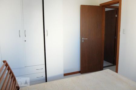 Quarto 1 de apartamento para alugar com 2 quartos, 65m² em Itaigara, Salvador