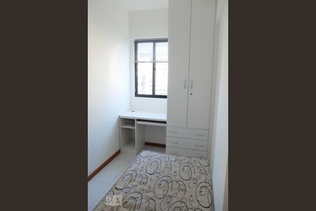 Quarto 2 de apartamento para alugar com 2 quartos, 65m² em Itaigara, Salvador