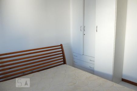 Quarto 1 de apartamento para alugar com 2 quartos, 65m² em Itaigara, Salvador