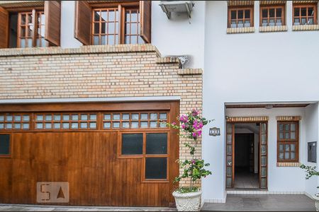 Fachada de casa à venda com 4 quartos, 300m² em Jardim Botânico, Porto Alegre