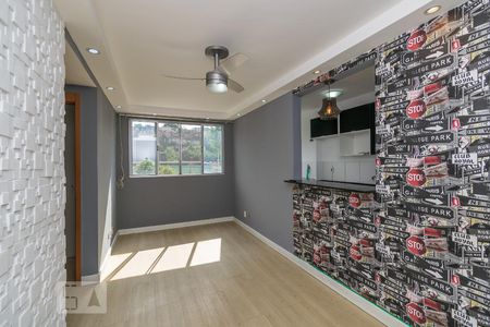 Sala de apartamento para alugar com 2 quartos, 60m² em Parada de Lucas, Rio de Janeiro