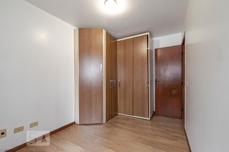 Quarto 1 de apartamento para alugar com 3 quartos, 68m² em Bigorrilho, Curitiba