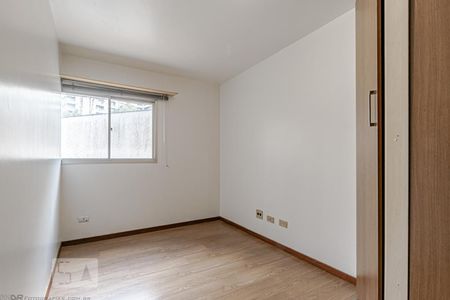 Quarto 1 de apartamento para alugar com 3 quartos, 68m² em Bigorrilho, Curitiba