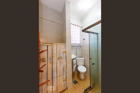 Banheiro de kitnet/studio para alugar com 1 quarto, 18m² em Centro, Niterói