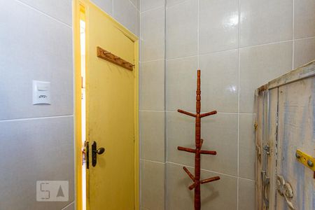 Banheiro de kitnet/studio para alugar com 1 quarto, 18m² em Centro, Niterói