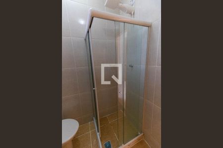 Banheiro de kitnet/studio para alugar com 1 quarto, 18m² em Centro, Niterói