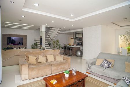 Sala de Estar de casa de condomínio à venda com 3 quartos, 330m² em Taquara, Rio de Janeiro