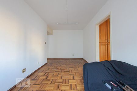 Sala de apartamento à venda com 1 quarto, 42m² em Passo da Areia, Porto Alegre