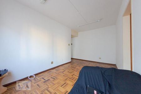 Sala de apartamento à venda com 1 quarto, 42m² em Passo da Areia, Porto Alegre