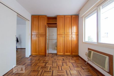 Suíte de apartamento à venda com 1 quarto, 42m² em Passo da Areia, Porto Alegre