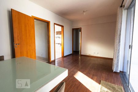 Sala de apartamento à venda com 3 quartos, 82m² em Ouro Preto, Belo Horizonte