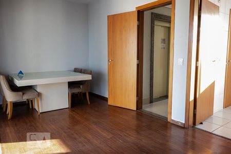 Sala de apartamento à venda com 3 quartos, 82m² em Ouro Preto, Belo Horizonte