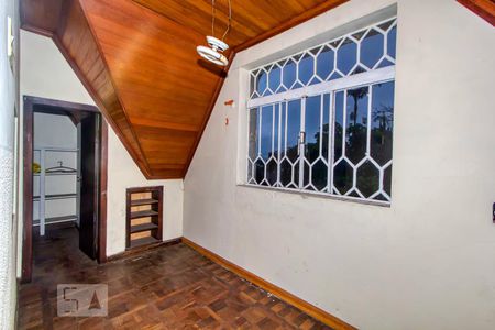 Casa para alugar com 300m², 5 quartos e 4 vagas Casa para alugar com 300m², 5 quartos e 4 vagasEscritório 1