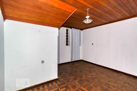 Casa para alugar com 300m², 5 quartos e 4 vagas Casa para alugar com 300m², 5 quartos e 4 vagasQuarto 2