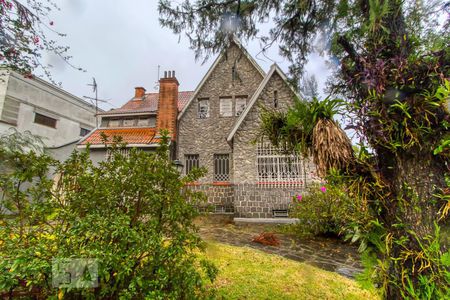 Fachada de casa para alugar com 5 quartos, 300m² em Jardim Social, Curitiba