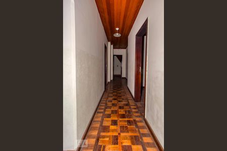 Casa para alugar com 300m², 5 quartos e 4 vagas Casa para alugar com 300m², 5 quartos e 4 vagasCorredor do 2º Andar