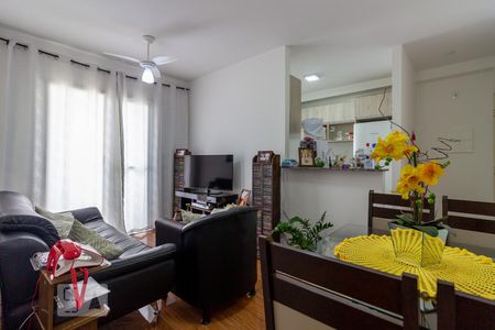 Sala de apartamento para alugar com 2 quartos, 58m² em Jardim Tupanci, Barueri