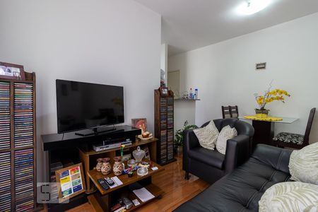 Sala de apartamento para alugar com 2 quartos, 58m² em Jardim Tupanci, Barueri