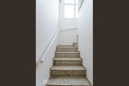 Escadas de casa à venda com 4 quartos, 400m² em Bosque da Saúde, São Paulo